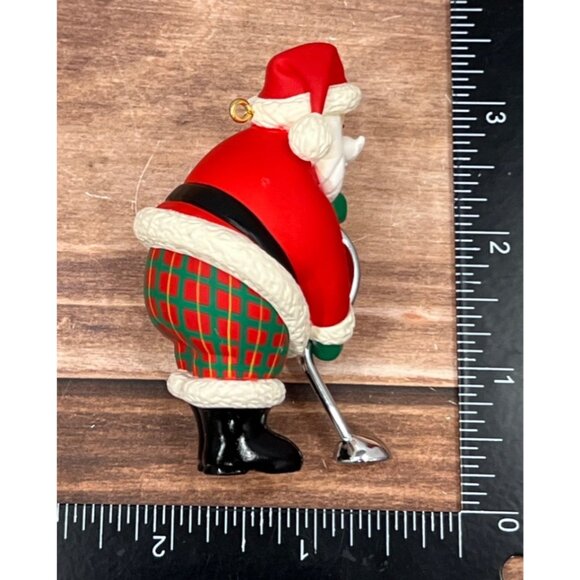 2005 HALLMARK KEEPSAKE ORNAMENT QXG4312 A PUTTER FOR SANTA GOLFING - Picture 6 of 10